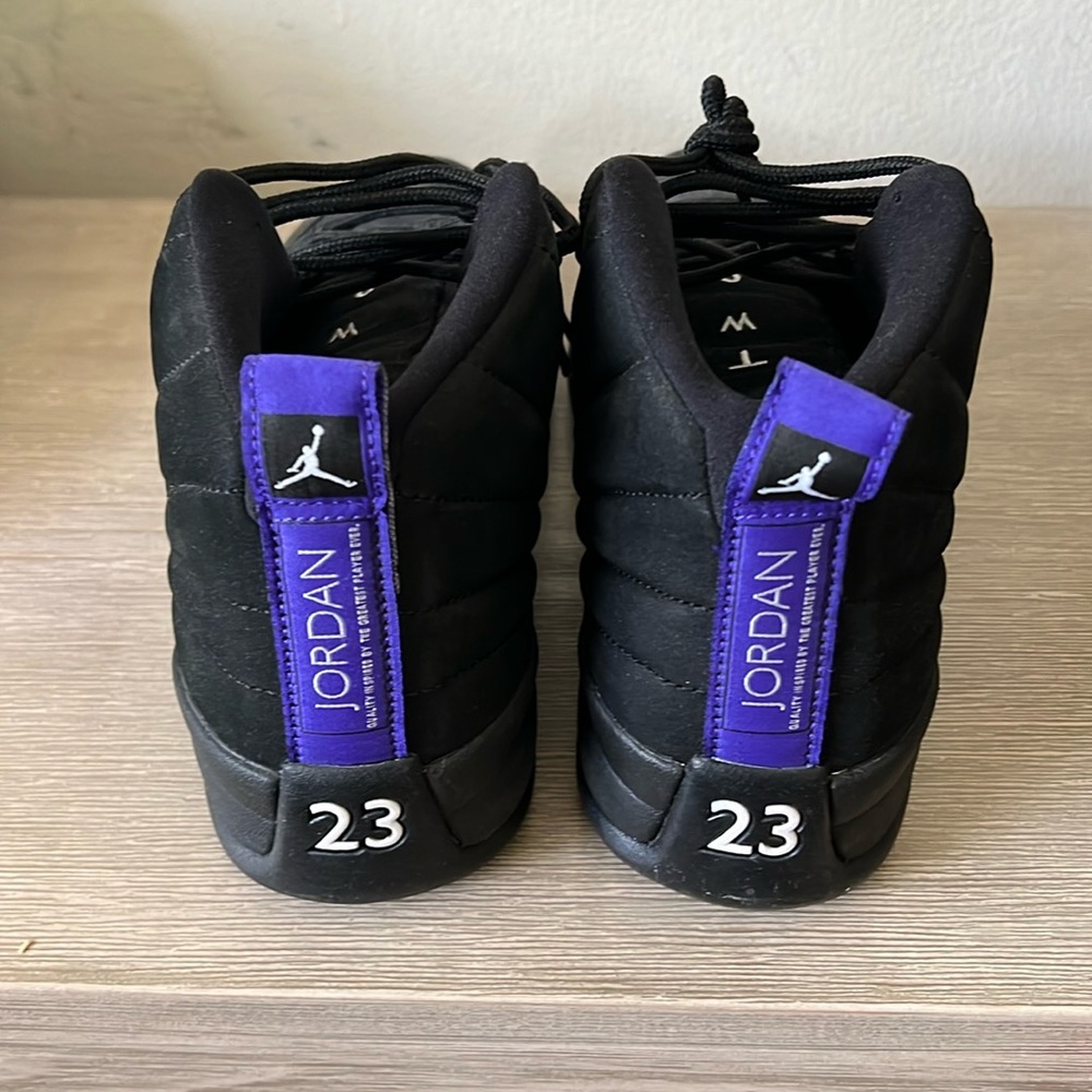 Air Jordan 12 Retro - Dark Concord - size 8.5